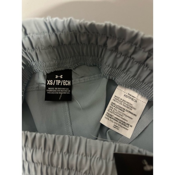 NWT Under Armour Women's Flex Woven Shorts 5” harbor blue - Picture 9 of 9